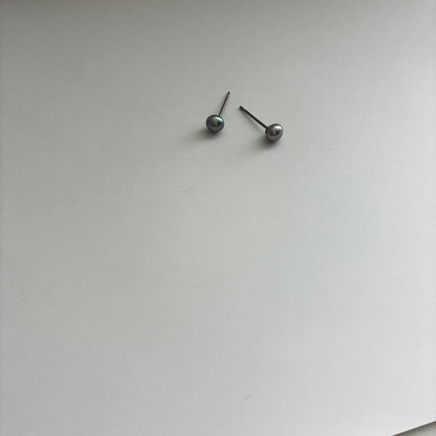 Pearl Stud pierce／ホワイト,ダーク