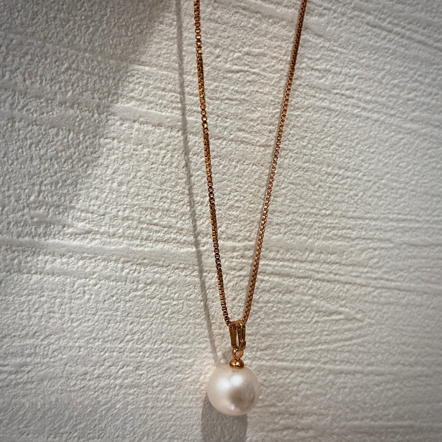 Modern Classic Pearl Pendant