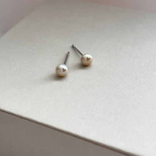 Pearl Stud pierce／ホワイト,ダーク
